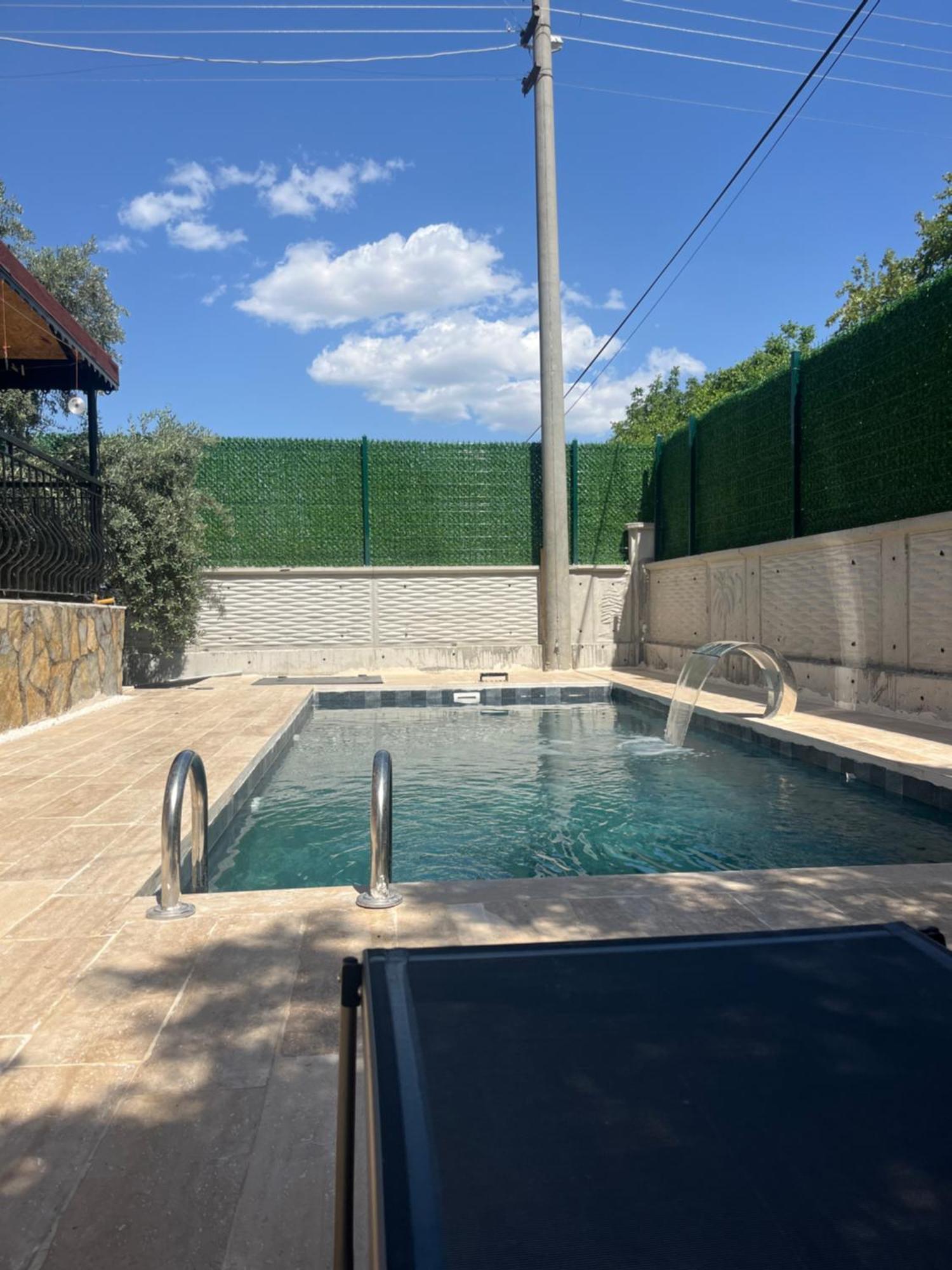 Olive Private Pool
