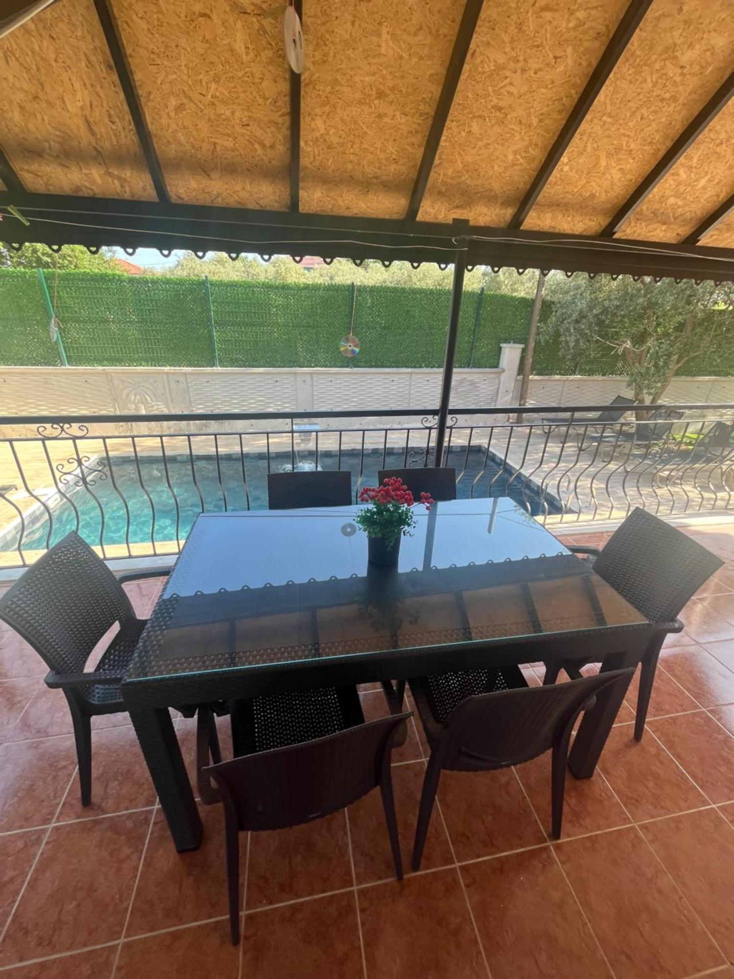 Olive Private Pool